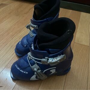 Salomon downhill ski boots 19.5 (size 1 little kids) 240mm